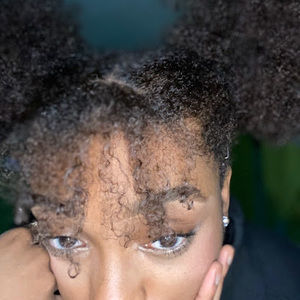 Meet your Posher, Axelle